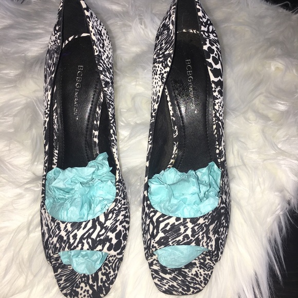 BCBG Floral Peep Toe Heels EUC - Picture 2 of 7